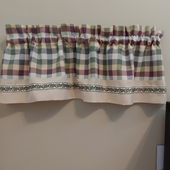 ➗ " Victorian Country" Valances - Picture 4 of 8